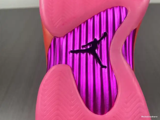MaikeSneakers Jordan Low Shocking DH4121-600 (W) Pink Retro 14 0502